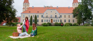 Замок и музей усадьбы Сунтажи