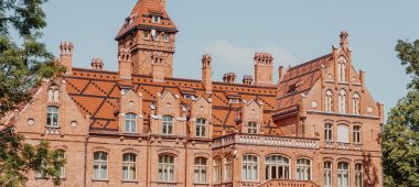 Дворец Яунмокас