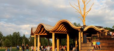 Дом с ветряной мельницей