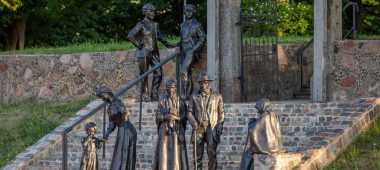 Бронзовые скульптуры по картинам Дж. Розенталя