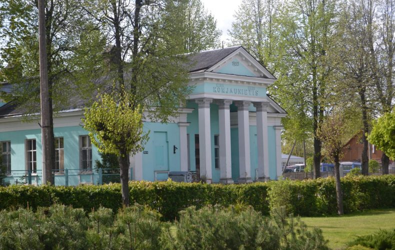Dagdas_centrālais_laukums_2