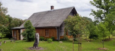 Поэтический сарай Брониславы Мартужевой